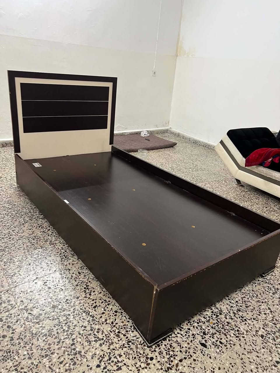 سيسم نفر وي دوشك 40سعره***********بي واتساب
