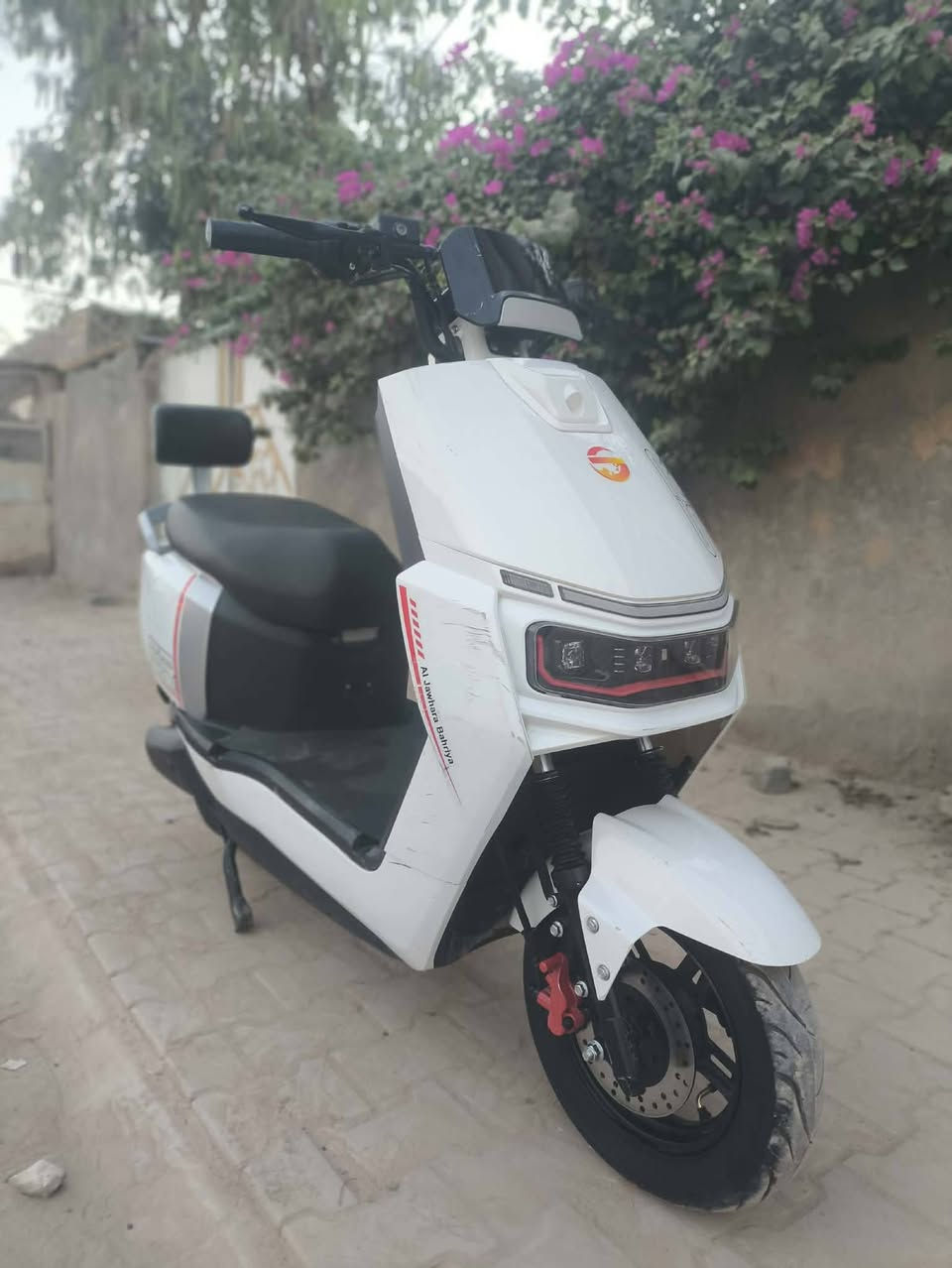 دراجه SR شحن جديده كلش 2025
6 بطاريات 
السعر  (630)وبيه مجال جوه السوق  مكاني نجف ابو صخير  وهاذه رقمي ***********
