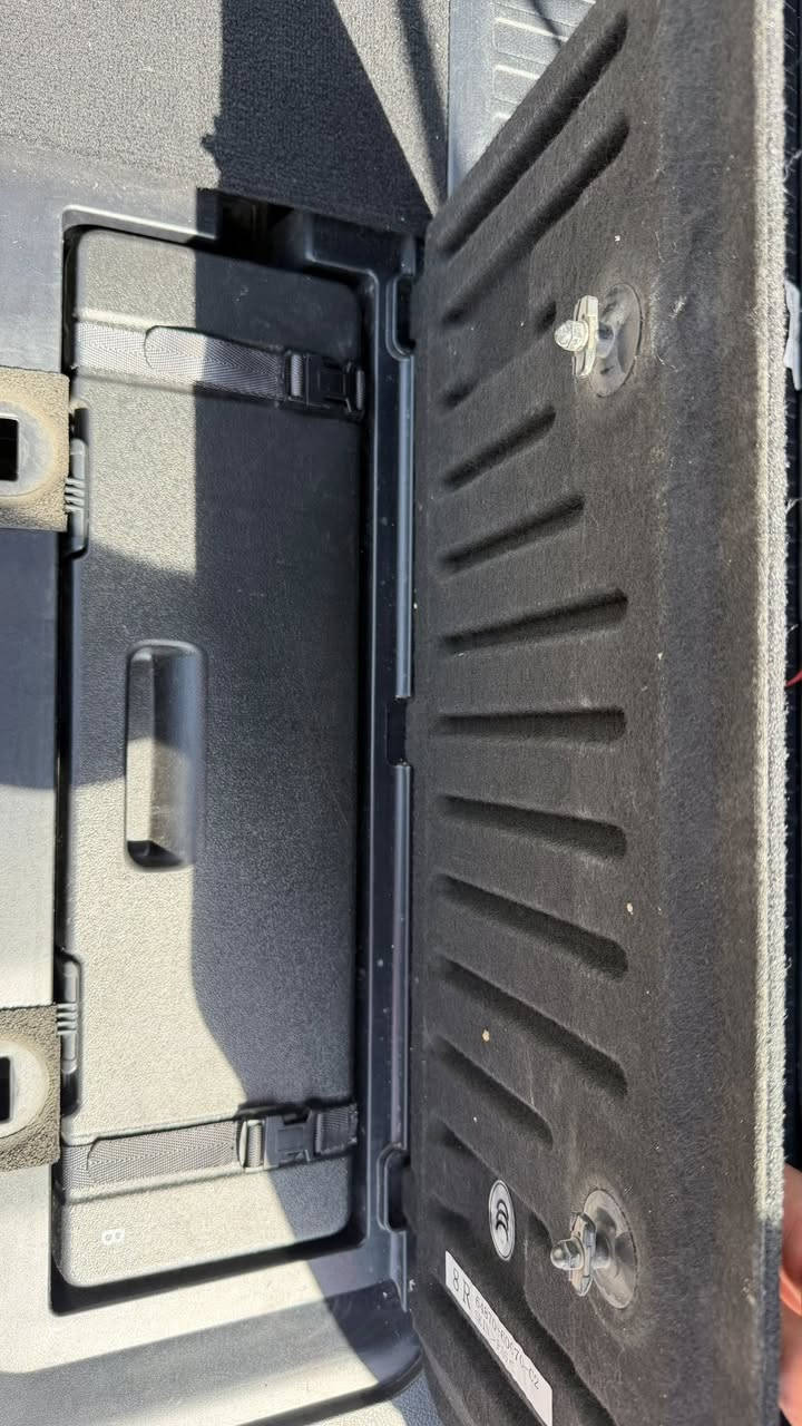 سلام عليكم لكزس ٢٠١٩ بريمي اصلي نص قطعه صبغ  سعر ٧١٥$ بيها مجال
0787 503 68 62
واتس اب
