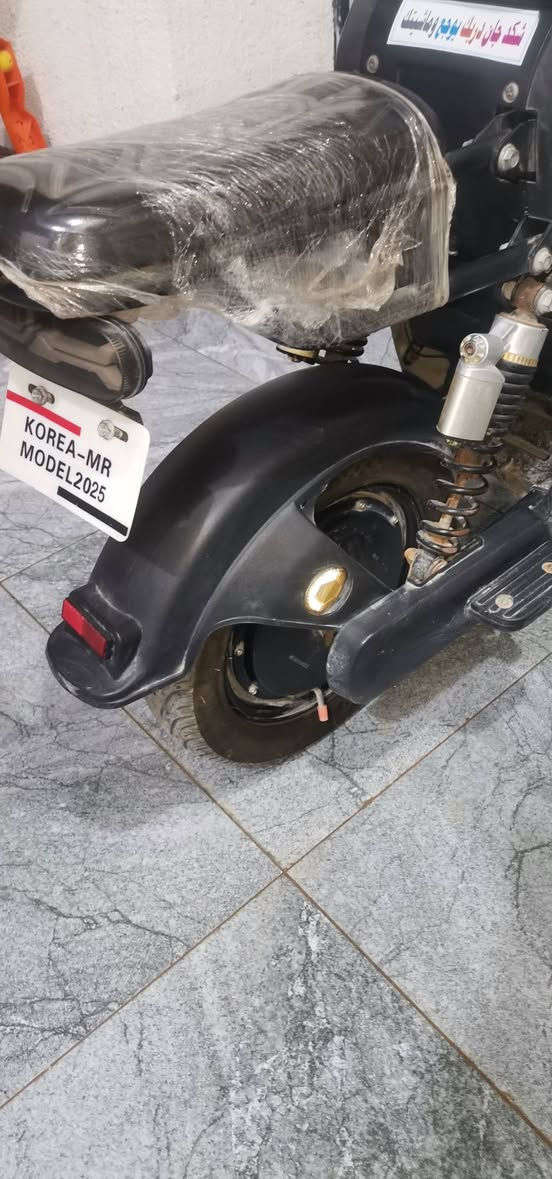 داجه شحن R9
دراجه كلشي شغال بيهه

لايتات عالي وناصي✅

اشاره دبل اشاره✅

نشره هورن✅

ر مال بك✅

بريك امامي وخلفي✅

بلوتوث ✅
قفل سكان✅
حساس✅

منكان&بصره ابو خصيب 
*********** رقم
والسعر 300 بيهه

