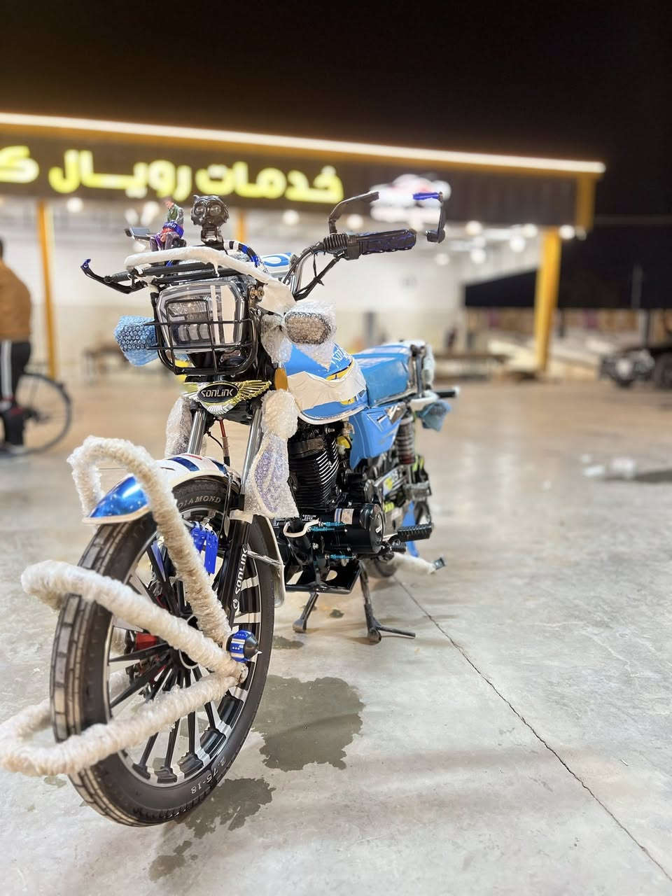 سلام عليكم دراجه ايراني للبيع دراجه مكفوله من كلشي بيهه ورقه منفيس فقط دراجه حيل جديده مثل ما واضحه بل صوره ومجنبزه فول  مكان الرمادي غير متواجد ع فيس ***********
