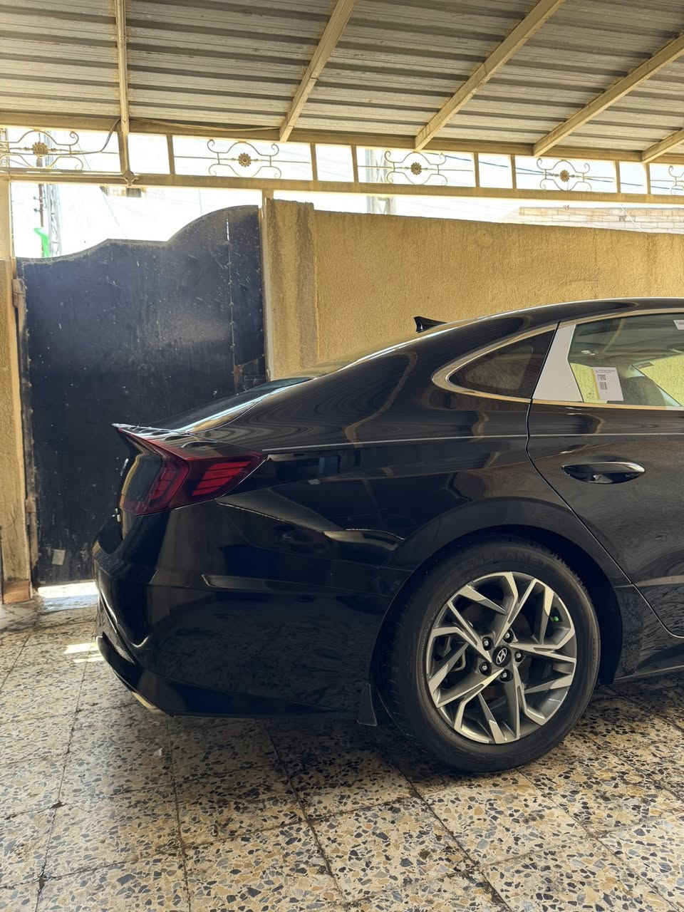 السلام عليكم سوناتا ٢٠٢٣ للبيع
حادثها كما موضح بلصور خفيف كلش مصلح على كده. شاصي ولغد كفاله ماواصللهن شي 

فول مواصفات عده كشنات جلد بصمه عينه دجتل رادار امامي وجانبي وخلفي كامره بانوراما كشن كهرباء وكشن هيتر  مكينه ٢.٥ المرغوبه تنفس طبيعي بدون تيربو 
رقم بغداد حره 
السعر ١٧٠ وبيه مجال 
مكاني بصره 

***********
