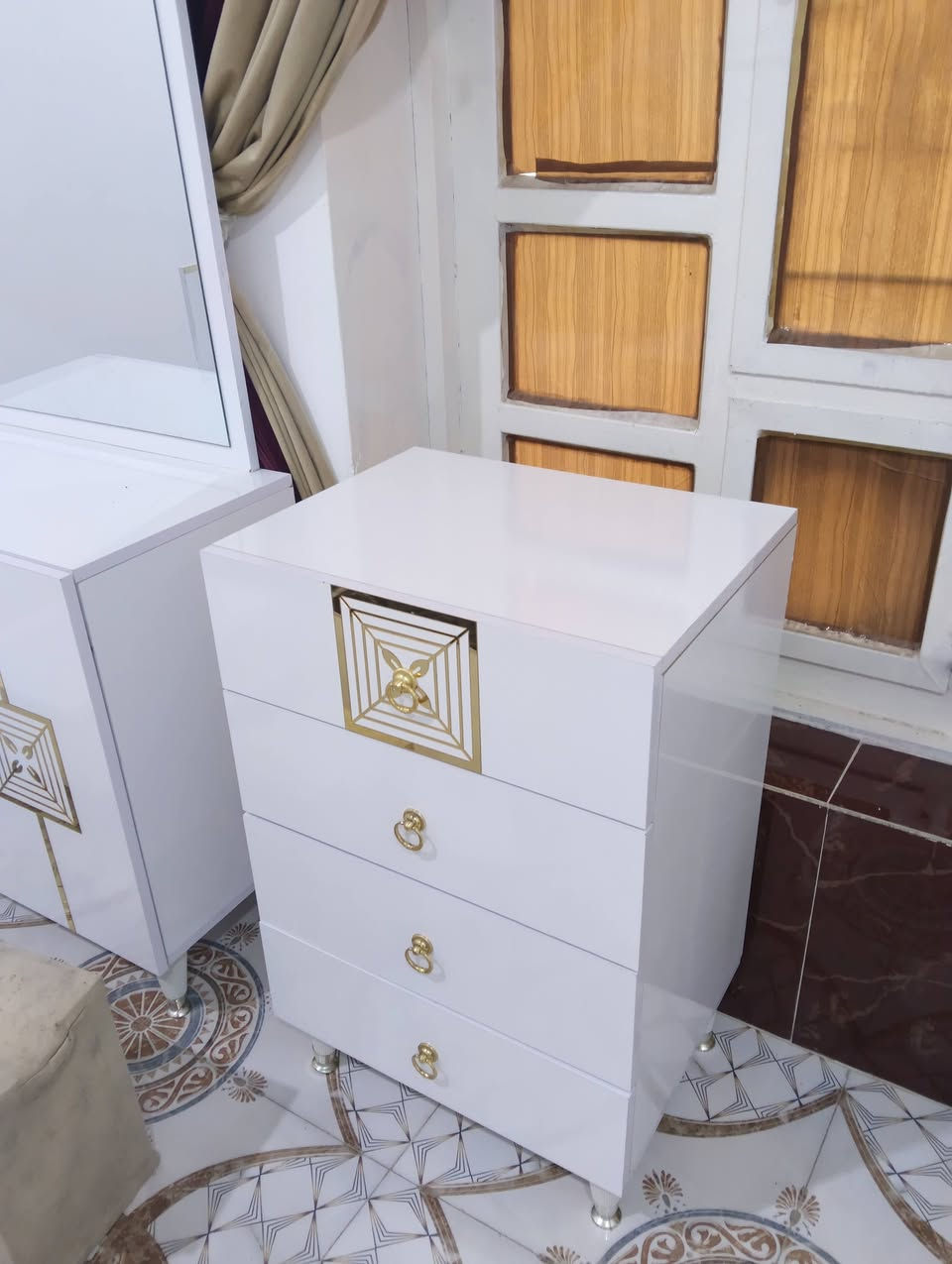 غرفة ترکية نضيفه ٩ قطع وبيه كنتور اضافي مال طفل بابين وصبغ حراري وسرير مخزن السعر 700 وبيه مجال بسيط اتصال علا الرقم//***********//***********// مكان فلوجه
