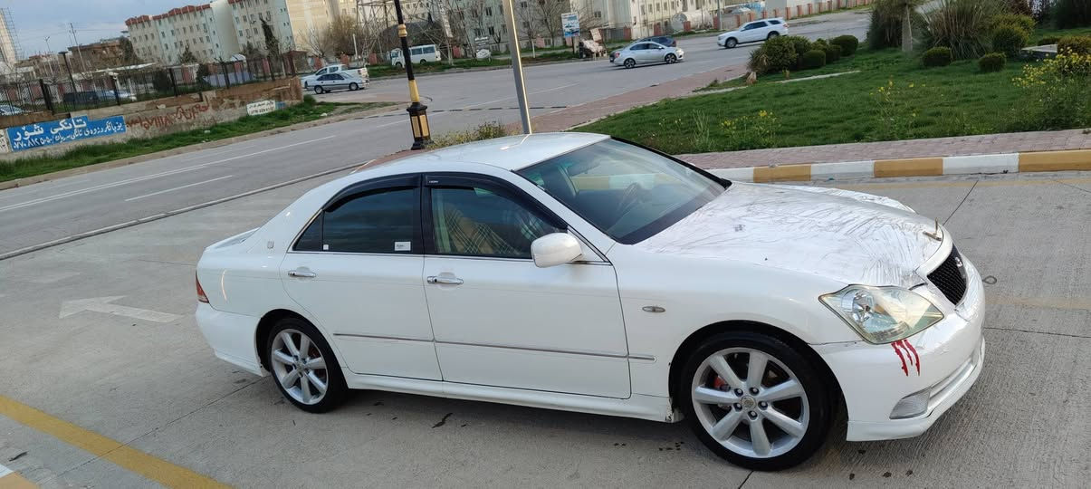 توێتا شاهینە مودیل ٢٠٠٥
ژ.م ***********یان***********
شوێن سلێمانی نرخی ٥٧گەڵا
شاهینە ٢٠٠٥ساغ ی سپۆرت
شانصی ١٨٠ گێر بچوک 
ڕەنگ گۆڕاوی یابانە بێ دەعم و لێداوی
ویل دینگەی سێ دووگمە و ساڵنصا سپۆرت السليمانية, العراق
