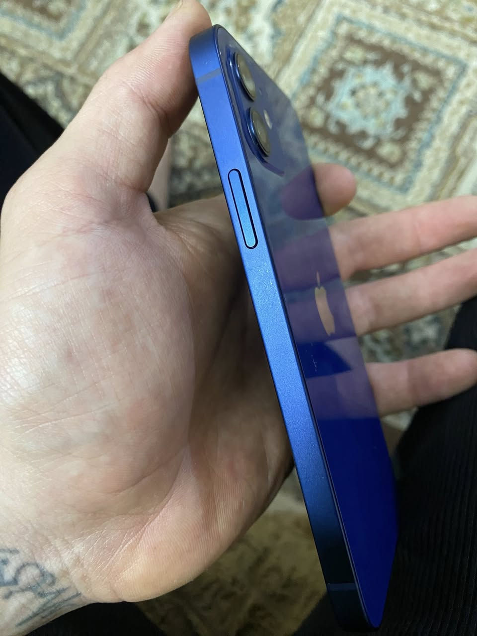 السلام وعليكم اخوان ايفون 12 #لوك ما بدل ولا قطعه مفتوح تخطي صارت مشكله بل كامرات ول فيس ايدي  بطاريته 86.        150الف  مكاني المشتل *********** ما متواجد عل نت وتوصيل ماكو
