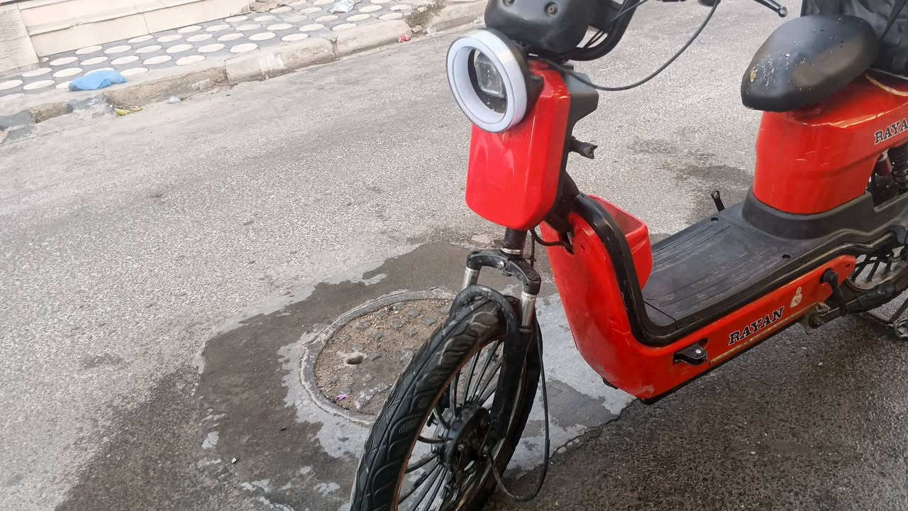 سلام عليكم درجة شحن للبيع نظيفه بطاريت عدد 5 السعر 300 وبيه مجال العنوان الصليخ الجديده ***********
