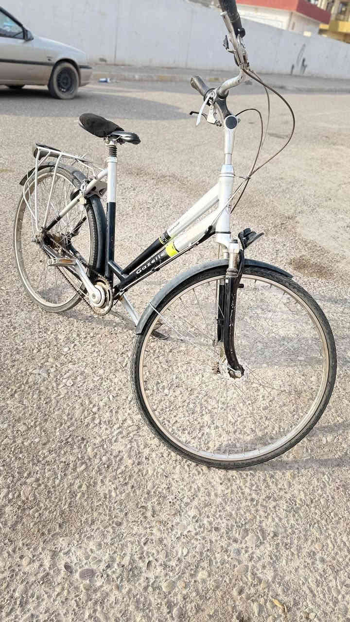 سلام عليكم ورحمة الله بايسكل للبيع السعر 50 وبي مجال الموقع كركوك قادسيه الثانيه الرقم ***********
