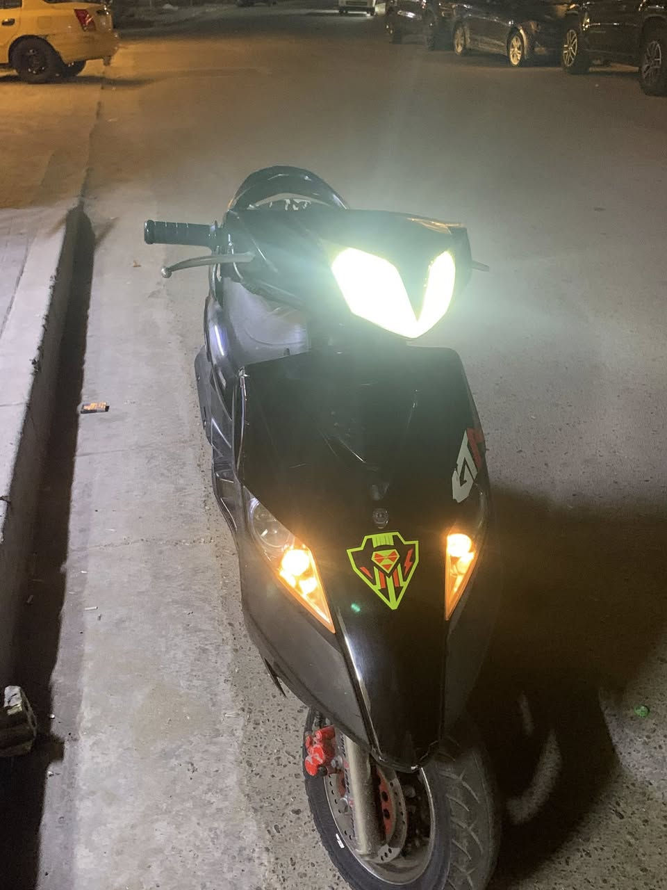 ثعلب فولل نظافه شلعه معدل ما مفتوحه مكفوله من التبخير والنظوح وياها منفيس كامله مكمله شغل واطلع 
مكاني الكاظميه ساحت عدن 
السعر : 750 بيها مجال 
***********
