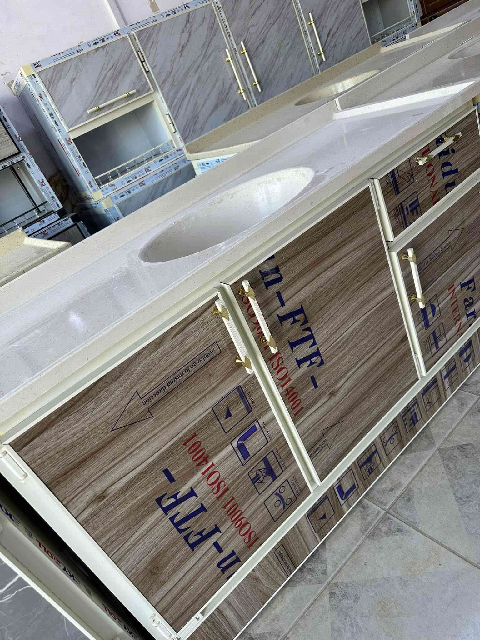 سنك مرمر مختلف الاحجام 

التاميم ركن آلمدينه معرض أثاث بيم
***********
