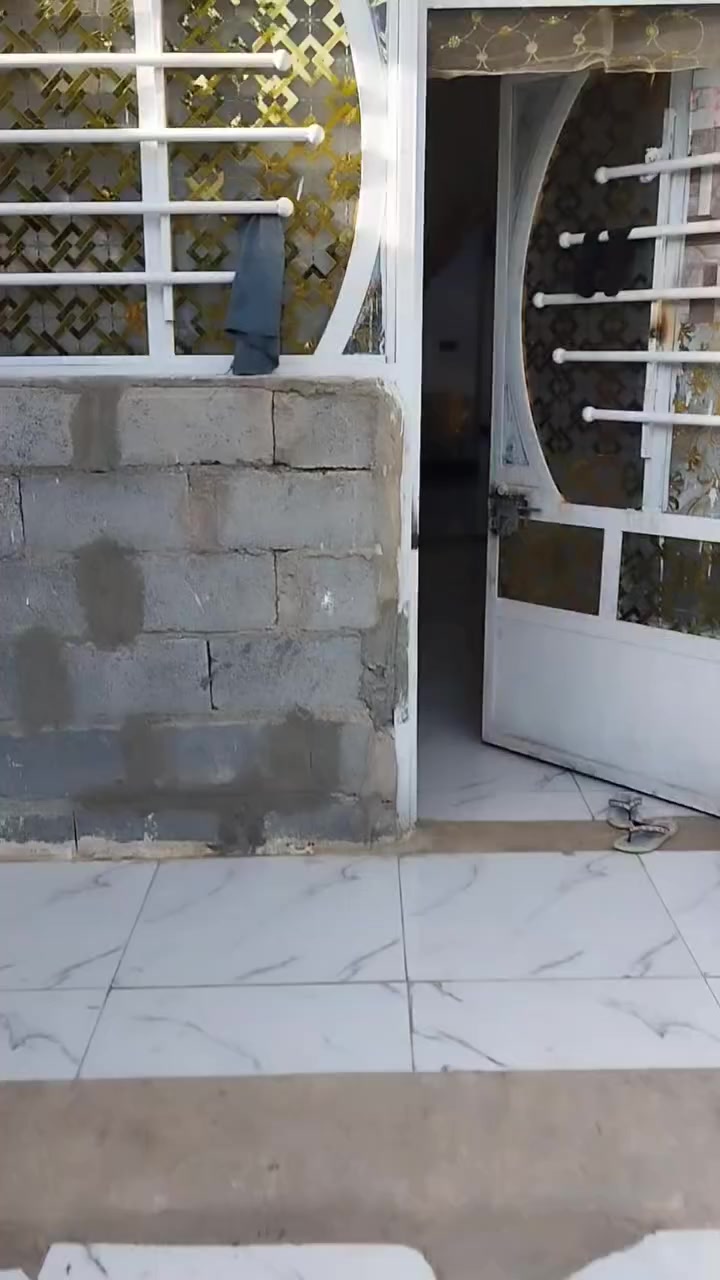 بيت للبيع الموقع بدايت حي عداي قرب اسواق باب الحاره
***********
