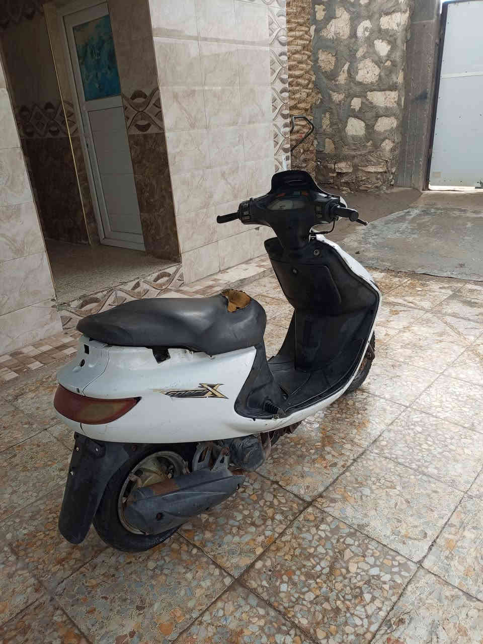 فراشه فحل
دراجه شغاله نكره هندر 
مكينه لاتبخير ولا نضوح 
شلعه ومعدل خير من الله 
كهربائيات شغاله لايت كله شغال
بيه نواقص بسيطه 
مكاني حله ابو غرق 
سعره175وبيه مجال حك الجيه
***********
