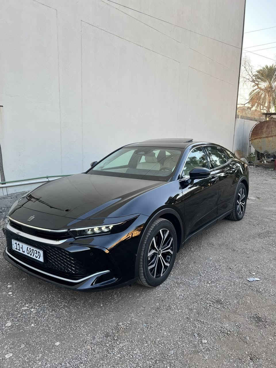 السلام عليكم كراون 2023  خليجي عبد اللطيف بن جميل بريميوم ماشية ١٣ الف مغلفة PPF بالكامل مكفولة عدا باب السايق بيه بارد مكان السيارة الكاظمية السعر 31,000$ هاتف ***********
