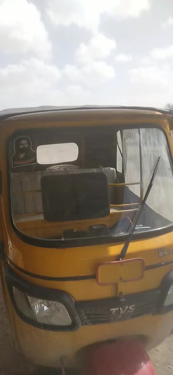 تكتك dbs رقم وسنوية محوله بصرة
السعر 4 مليون و 600 
سيد حسن
رقم التلفون 
***********
