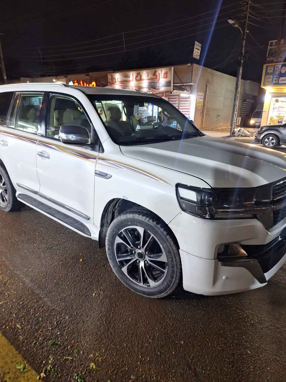 سلام عليكم لاندكروز  ١٣ محدثه اصلي ٢١ كير ومحرك شركه تخم تاير صدر جديد تبريد شغال مصبوغه حزام التكم والقماره كلير توحيد الون محرك ٨  /٤٦٠٠      
السعر  ٣٠٥   رقم *********** واتساب
