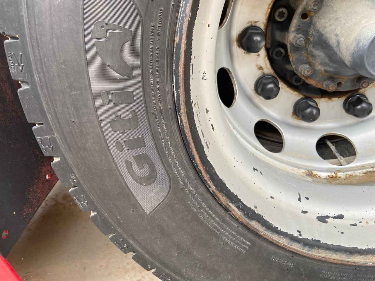 السلام عليكم للبيع زوجين تايرات اكسل حجم 60 انتاج 2024/جديدات شراي اتصل (***********
