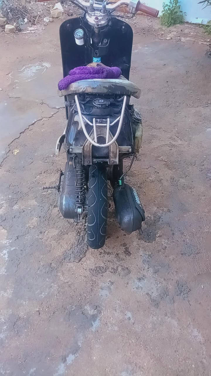 السلام عليكم دراجة عبد الحليم نثية دراجة خير من الله كهربائيات كلها شغالة بس ما بيها باتري الدراحة نكرة تايرات جديد بنزات بيريك جديدة دبلات شغالة وشرط شلعة المكان الشعب الثعالبة الثانية ***********
السعر 130وبيها مجال
