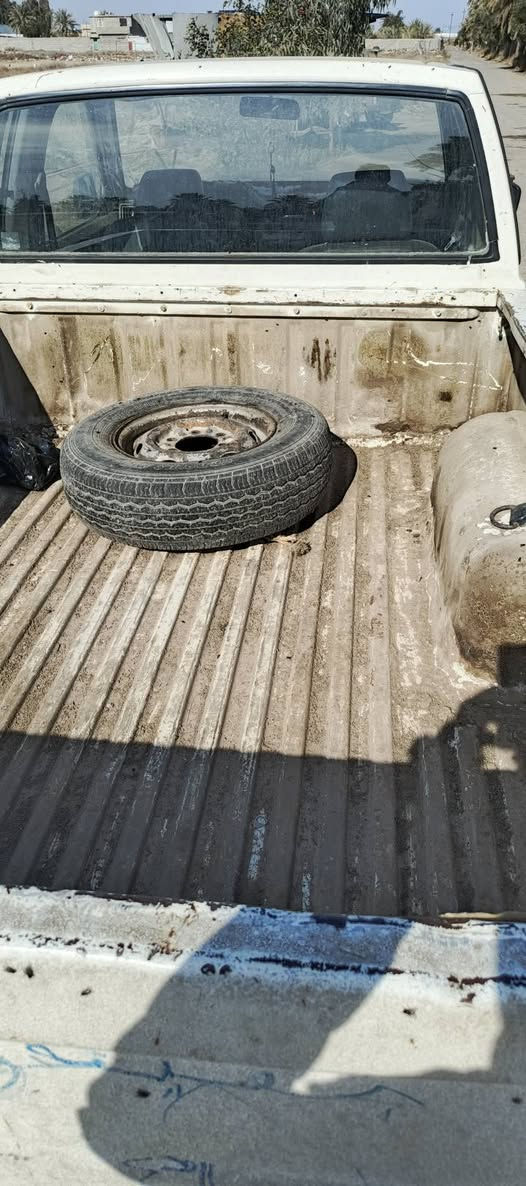 السلام عليكم بيكم نيسان قماره وربع موديل 93 
بغداد حمل السعر 33 وبيه مجال ***********
