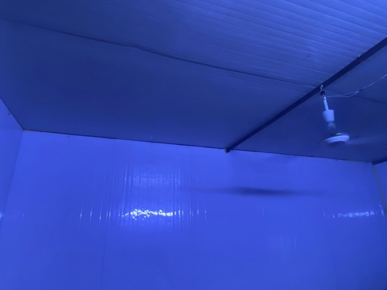 سلام عليكم.  غرفتين سـندويش  للبيع كاملات هنـه وسقوفهن للتواصل ***********
