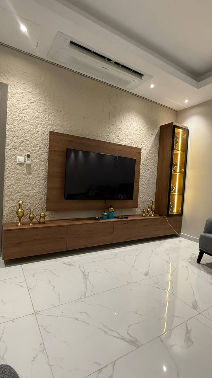 مساء الخير....
عندما يتم اختيار تصميم مميز والوان هادئة وجميلة وشركة ذات خبرة في عالم النجارة الحديثة تصبح النتائج مبهرة....
#آخر اعمالنا في شهر محرم الحرام 
للاخت الفاضلة أن علي 
في مجمع النسيم السكني
مطبخ مودرن
مع ثلاث غرف نوم
وغرفة غسيل
مع مدخل الشقة 
مع TV UNIT عدد 2
للاستفسار اكثر يرجى الاتصال بالرقم 
***********
او زيارة المعرض الكائن في مجمع بسماية الشارع العام الاستدارة الثانية بعد بوابة الدخول القديمة بالقرب من مطعم كرم اهلنا ومجاور مجمع حيدر الكهربائي للمواد الإنشائية وشركة برايم للتوصيل السريع

