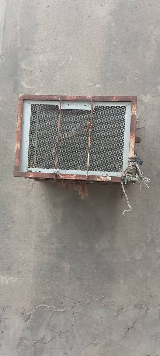 مكيف البيع نضيف شغال مكاني البصره قضاء القرنه السويب  ***********
