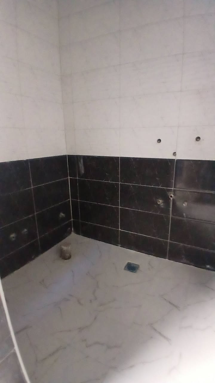 خلفه سرميك ودرج ومرمر وكشي وجدران ***********
