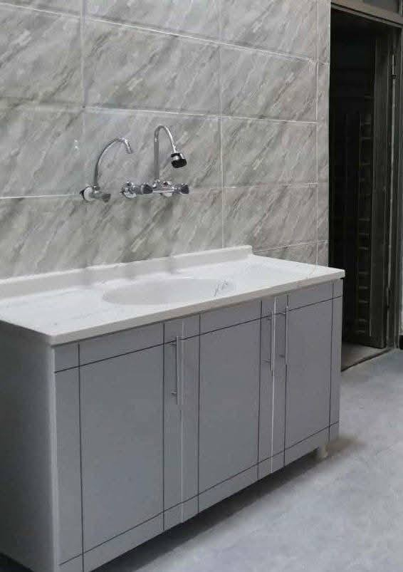 كاونتر خشب قياس مترين 3. قطع 
السعر 275. فقط 
الحجزز ***********
