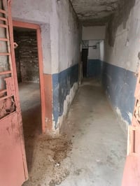 ‏بيت قديم للبيع ‏شيلمان يعتبر كاع  مساحه 80متر ‏واجيه 5نزال17 ‏ ابو غر...