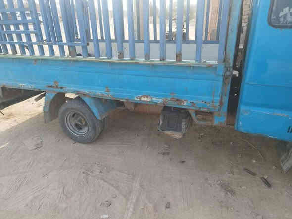 سلام عليكم اشتغل حداده خويس كافت السيارات داخل خارج مثل ما بين يمكم  بس بعد ما  ضربته كوسره ناعم مكان العمل الرمادي ابو طيبان قرب معمل لبورك رقم الهاتف ***********  حياكم الله  وسعر بل يحبه الله
