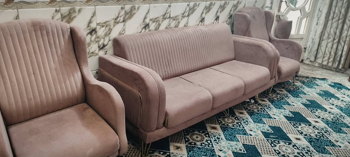 سلام عليكم تخم قنفات كامل تركي عشر مقاعد خمس قطع السعر 175 الشراي يتصل كون يجي هسا 
*********** عمارة, ميسان
