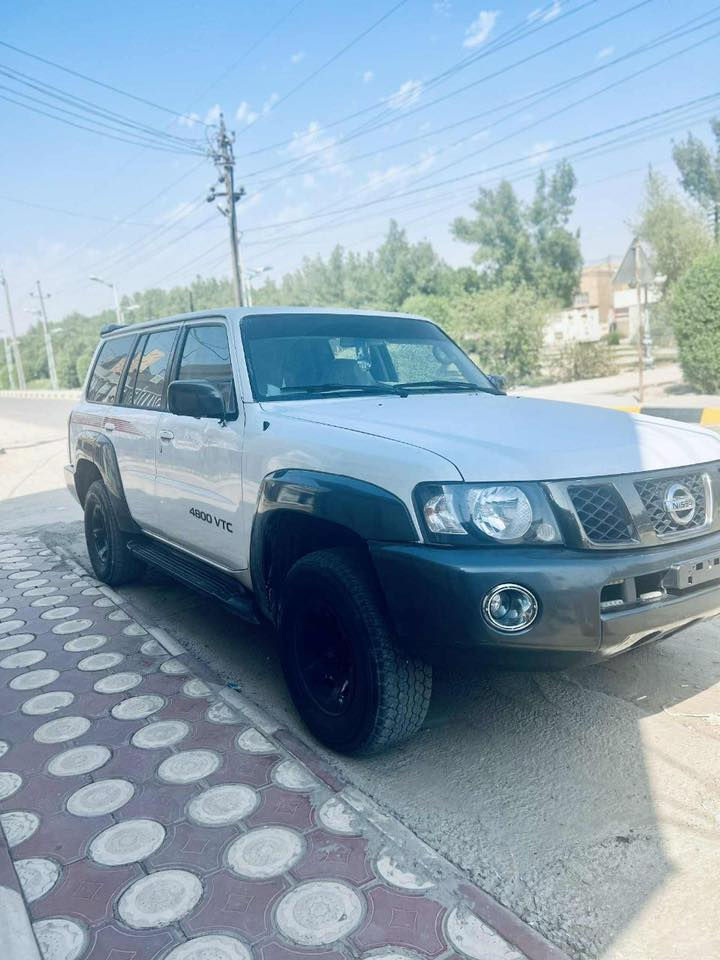 السلام عليكم مزاد وزارة الداخليه الديوانية 
كاملة اوراقها ومصادق عليها وجاهزة للترقيم 
اسويلك وكالة ام الباركود
موديل ٢٠٠٨ مكفولة من الصبغ والضربة كير مكينة حدادية كلها جاهزة وكهربائيات مكفولة كلشي شغال بيها 
السعر ٩٥ لاتقارنها بالمهجومة 
***********
مكانها بابل
