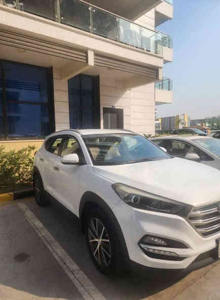 توسان ٢٠١٧ رقم بغداد مشروع وطني
ماشية ٦٦ الف السعر ١٧٥ ورقة بيها مجال 
مكاني بغداد المنصور 
رقم الهاتف ***********
