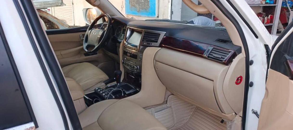 لكزز البيع مديل 11 سياره مصبوغه عام مكينه كير كفاله 
سعر 250 ورقه بيع مستعجل مكلف بل نشر  عنوان بصره رقم هاتف *********** #
