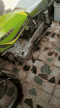 سلام عليكم دراجه 4كير مدعومه يرادله ترتيب بصيط موديل 23عليه مكينه اخت جديده سعر 350وبيه مجال حك جيه دراجه ذب عليه 75بزايد ترجع بلادي رقم ***********
