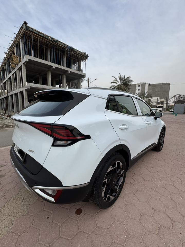 السلام عليكم
كيا سبورتج ٢٠٢٥ وكاله nim للبيع
السياره مكفوله كفاله عامه من الشخط والرصعه والحمدلله وجديده بوضع الوكاله
ماشيه ٨٥٠٠ كيلو فقط
فول مواصفات عدا  البانوراما والجلد
المواصفات 
جنطه كهرباء 
تدفئه كشنات وستيرن
كشنات اماميه كهرباء 
بصمه
٤ وضعيات قياده
شفتات ستيرن 
 رادار جانبي
حساس امامي  خلفي وكاميرا وباقي المواصفات المعروفه
فول مواصفات 
السياره رقم سليمانيه ب اسمي شرط التحويل
مكان السياره بغداد حي الجامعه او يرموك
للاستفسار 
***********
