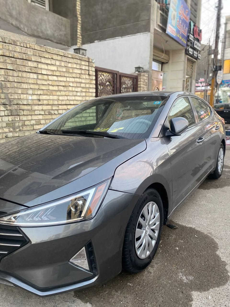 السلام عليكم النتره وارد امريكي جاملغ وبنيد صبغ فقط وشويه مرشوش من الباب الصدر كير اتي كير ومكينه مكفولات تخم تاير صدر جديد تحكمات ستيرن داخل لونين زنون كامره دواره شاشه بلاديه رادار تلاث انظم قياده سياره ماشيه 70.الف رقم بغداد تحويل مباشر السعر 117مكاني بغداد حي الجهاد ***********
