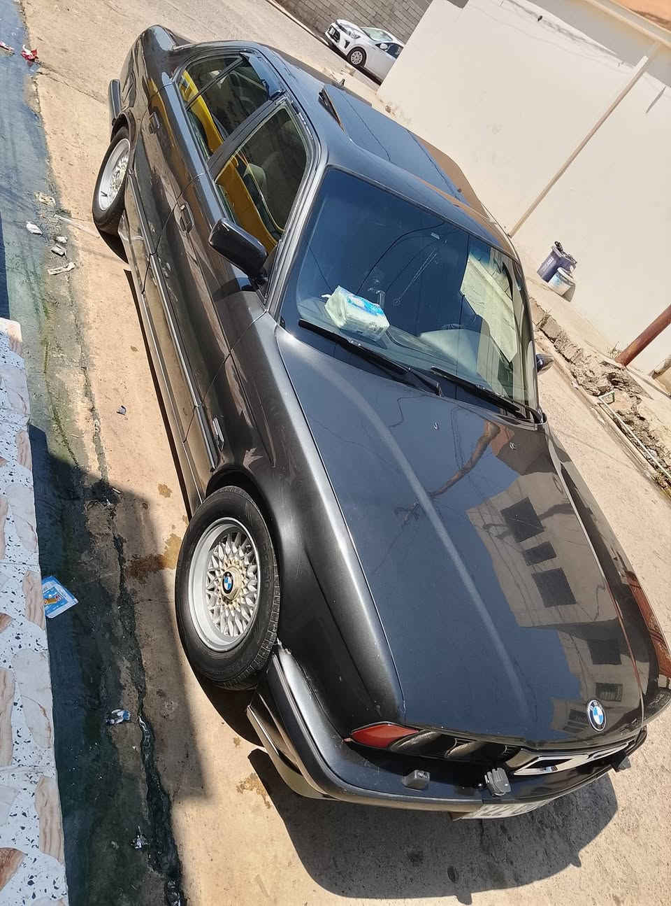 بيم دبليو البيع
فول مواصفات 
موديل 94
سعره 65 وبيه مجال الطيبين 
بيه طخه بل جاملق اليمين
رقم هاتف ***********
