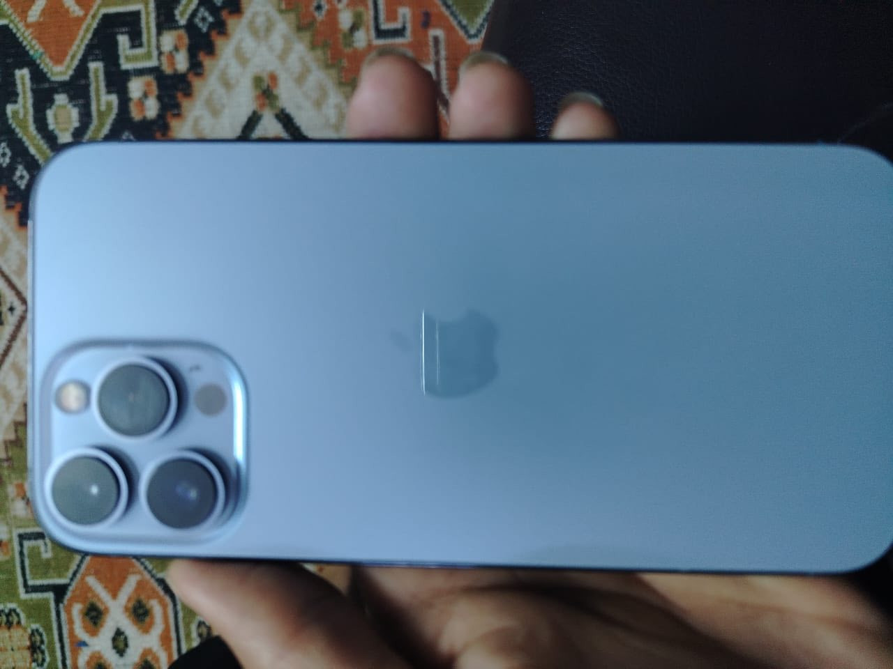 سلام عليكم ايفون 13 برو ماكس لون بحري مكفول من شخط بطاريه 92 سعر 725 وبي مجال حك جيه رقم ***********بس وتساب بي رقم المكان الحسينه الراشديه
