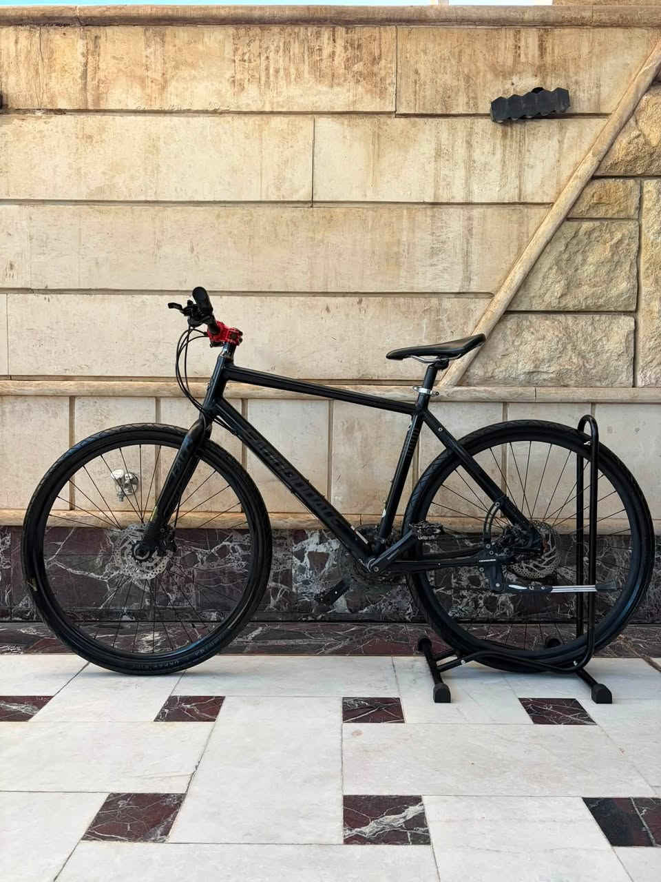 السلام عليكم
للبيع Cannondale bad boy🌟
حجم الفريم L 
حجم التاير 28 
تايرات من شركه hatrex
كروب سيت alivio 8x3
بريكات شيمانو mt200 
ستيرن Soldier
ركبه Honsun 
ستاند كانندل بلادي 

السعر 285 الف🌟
للتواصل/***********☎️
مكاني بغداد زيونة 710📍
يتوفر توصيل جميع انحاء العراق🚚
