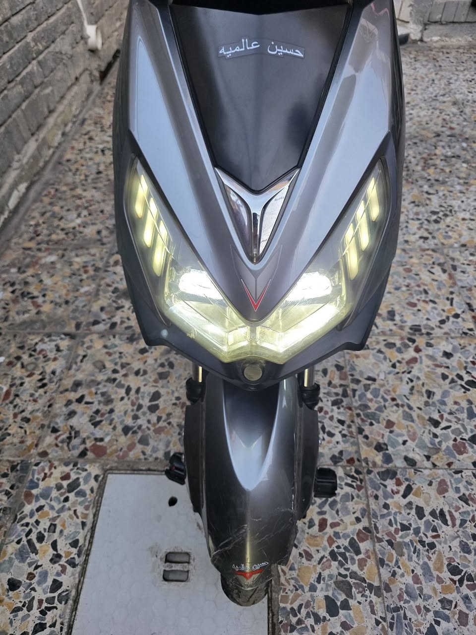 دراجة شحن
بطاريات مبدلهة قبل اسبوع نوع "ولي" مدى 60 كيلو.
ضرر تريشة و جاملغ امامي مثل ما موضح بل صور.
العداد سرعة ما مضبوطة.
سرعة 80 حقيقي .
السعر 550 وبيهة مجال.
للأستفسار:***********
