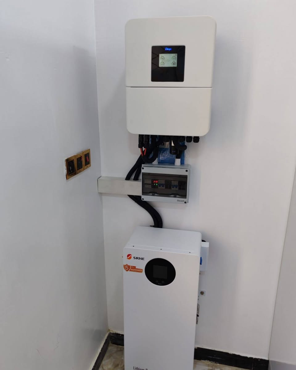 🔴اعمال #شركةسولرماجك مستمرة من شمال عراقنا العزيز وحتى جنوبه !!!!
تم بحمد الله تنصيب منظومة شمسية (20 امبير) ، في محافظة #صلاحالدين .
تتكون المنظومة من :
✅ 10 الواح نوع #لونجي قدرة 620 واط .
✅ 1 بطارية نوع SRNY  #ليثيوم بحجم 16  كيلو واط.
✅ #اتفيرتر هايبرد نوع ديا حجم 6 كيلو واط .

لِرؤيا عصرية حديثة واشراقة جديدة مغايرة لواقع البلد تقدم شركتنا خدماتها للطاقة الشمسية حاملة على عاتقها تقديم جميع الحلول المناسبة لحل أزمة الكهرباء .

انتظرونا بقادم الأيام بأعمال أكبر.

للتواصل :
***********
***********

#طاقةشمسية #طاقةمتجددة #العراق
