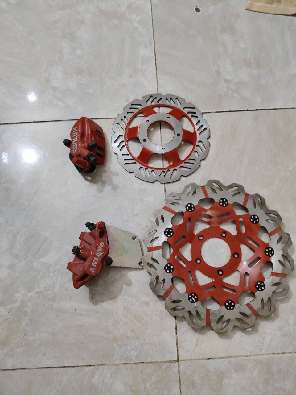 للبيع نضيفات شغالات بغداد حي الجامعة او الغزالية ***********

