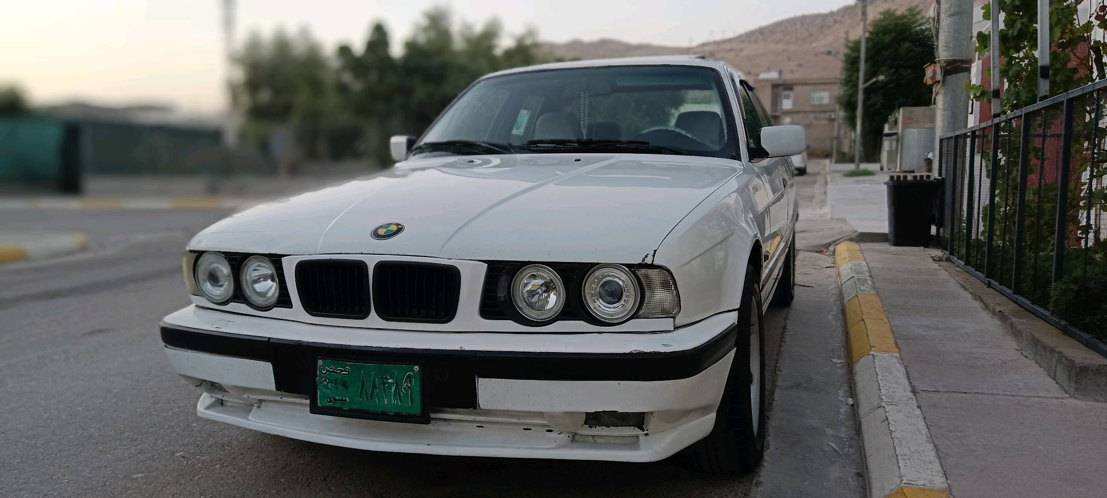 سلام علیکم :bmw 525 مودیل 1993گیر عادی محرك كبس منفيس اصلي مابي اي نقص مكينة وگیر و اكسل بشرط فحص. 
عنوان: دربنديخان.سليمانية 
***********