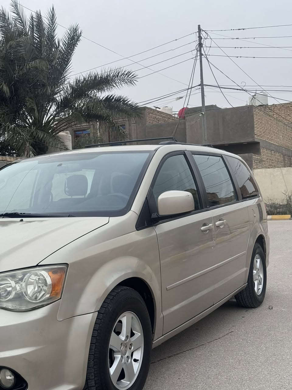 السلام عليكم 
دوج كرفان 2013
فول مواصفات 
ضربتها جاملغ وبنيد 
وباب وره السايق مبدل 
السعر 145وبيها مجال 
العنون ذي قار الإسكان الصناعي 
سياره جاهزه كامله مكمله 
للستفسار ***********
