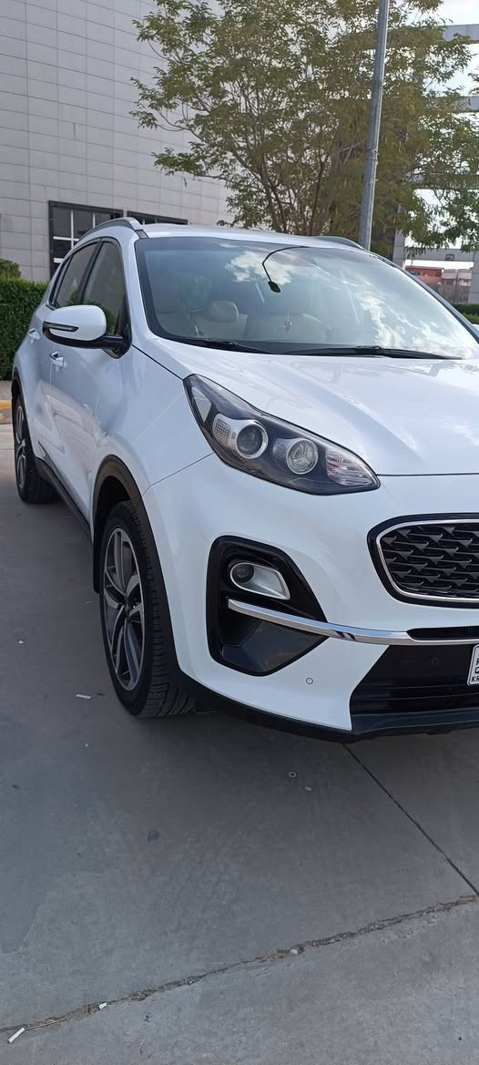 كيا سبورتج خليجي ماشية 46 الف حقيقي سيارة جديدة بمعنى الكلمة رقم سليمانية لوحة جديدة سنوية جديدة بأسمي  2031 تاريخ الانتهاء سيارة مواصفات اعتيادية شاشة كاميرة حساسات امامية وخلفية ويل حجم 19 مرايات شفط اشاير بالمري سيارة بيها بارد كلش قليل بالصندوق مأشر بالصورة مكان السيارة كركوك السعر 210 ورقة للاستفسار *********** كركوك, العراق
