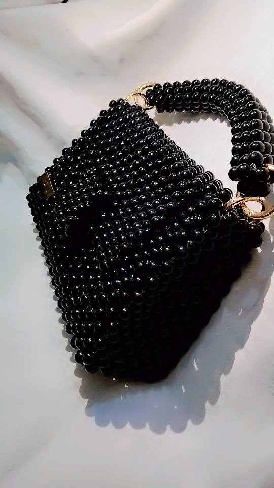 حجز العيد مفتوح 
وسعر يكون حسب حجم ونوع من خرز تجيج بدون بطانه تحبين ضيفين بطانه ومني لقماش تكون بلاش سعر جنطه يكون ثابت تحبين ضيفين بطانه ستن تنضاف ع جنطه ٣ الف 
شغل يدوي ومضمون لا من خدش ولا فتق ويبقى لفترة بعيده عليها عرض 
فصلي على ذوقك واختاري موديل ليعجبك 
كوني مميزه بأطلاله فريده من نوعها وموديل جذاب وغني عن تعريف استقبل طلباتكم راسلوني ع خاص اهلا وسهلا  بيج صفحه شكل ولون  
https://www.facebook.com/share/19GSx7TN3J/


**إذا كنت صاحب هذا الإعلان وتريد حذفه لأي سبب، رجاءا أرسل رسالة إلى الدعم الفني**