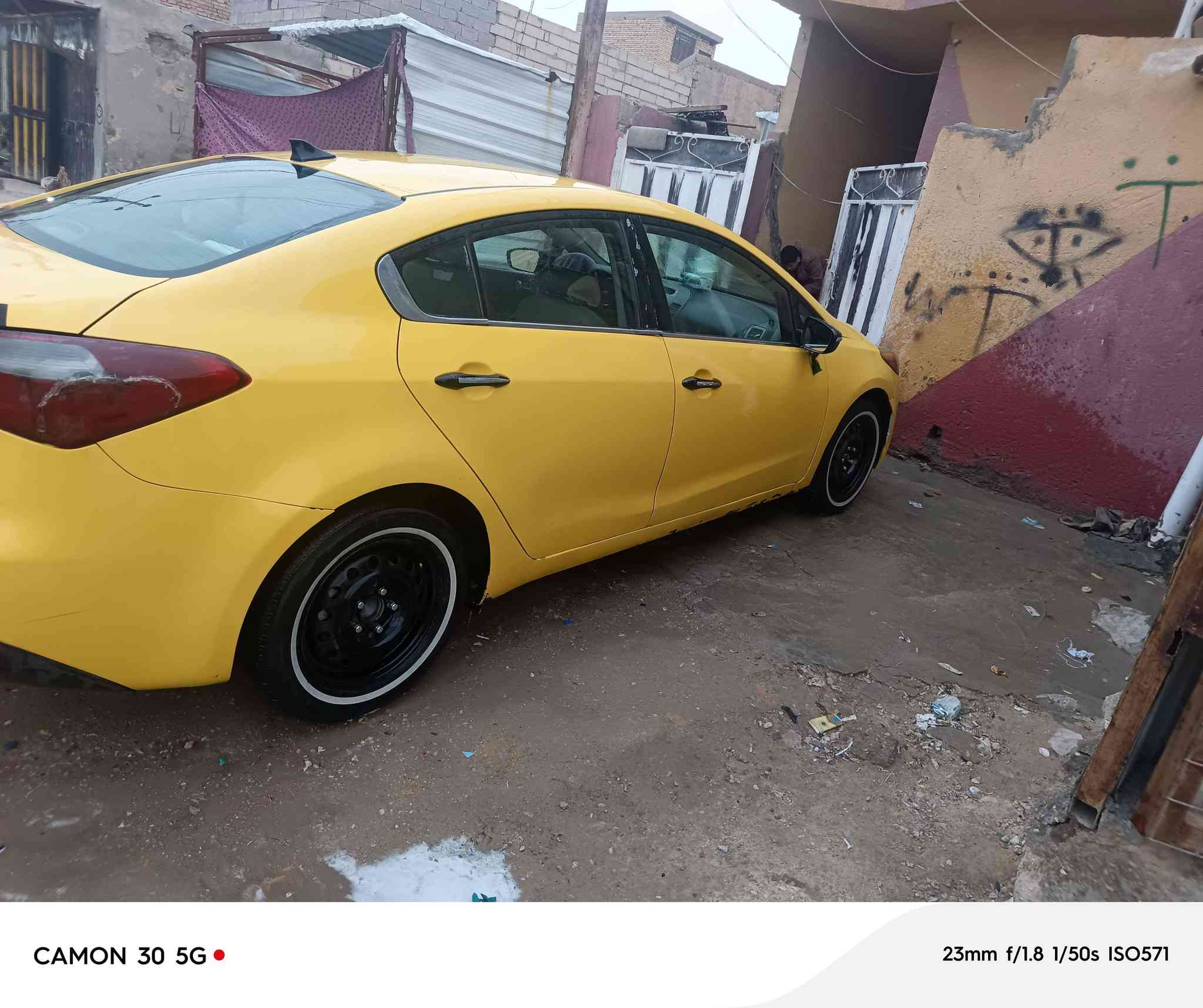 سلام عليكم للبيع فورتي 2015 رقم بغداد نكليزي ابسمي تحويل ثاني يوم مصفره ربع ماذب عليه حادثه باب صدر مال العبري تبديل بدون دواخل واي قطعه بعد مابيه تبديل كله ليبل واحد تبريد تدفئة كهربايات كله شغاله قبل 15 يوم تبديل تخم تاير خطه محرك 2000اجي اي اتي بدايه خيط بخار ضعيف كلش بدون تنقيص كير مكفول مكان سياره كربلاء رقم الهاتف اي سوال عدك انتصل وبخدمتك *********** السعر 108وبيه مجال كلش بسيط ميعجبك اخي الكريم عبر المنشور بكلامك راقي
