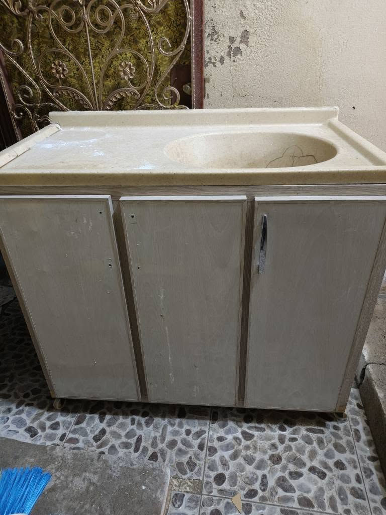 ئـــەم شــــــانە بۆفرۆشتن
کەوانتـــــــەروسنگ کەوانتەرەکە3مەترەدەست کردەموادی سارای دەرەجە یەکە سنگەکەش 1مەترە
چیهازی پیتزادروست کردن مارکەی پوشە1جاربەکارهاتوە
6قاپی برنج 2بەربەلەم 2قاٮی قوڵی شلە 6قاٮی چەرەس 
هەربەڕێزک مشتەریەچات بکات یاحودتێل بکە
***********ڤایبەر.و وتــــس ئــــــــەپ السليمانية, العراق
