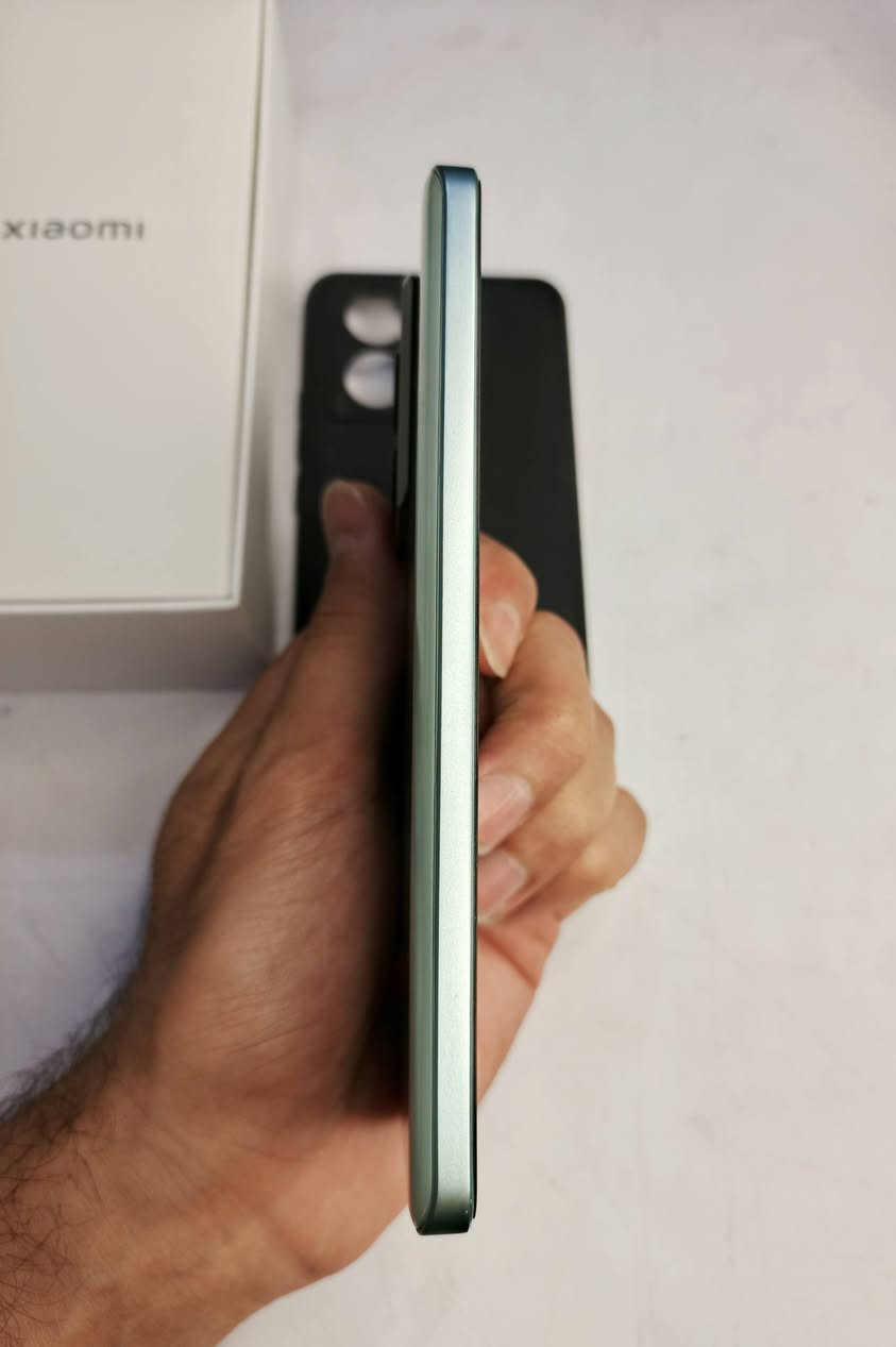 السلام عليكم
للبيع جهاز Xiaomi 13T Pro
ذاكرة 512 گيگه
ملحقاتو كلها كاملة من باكيت وشاحنة ...... آلخ
الجهاز جداً نضيف أستخدام شخصي اني ماخذو جديد وعلى أيدي
مستخدم سنة وشوية ما بيه اي مشاكل خالي من اي خلل او عيب
السعر 450,000 وبيه مجال بسيط للشراي

مكاني موصل حي دوميز
للتواصل تكدر تراسل عالخاص ماسنجر
او اتصل عالخط
***********  ( بيه واتساب )
