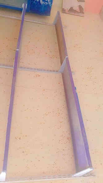 رفوف محل عدد50سعر 100وبيهن مجال ***********
