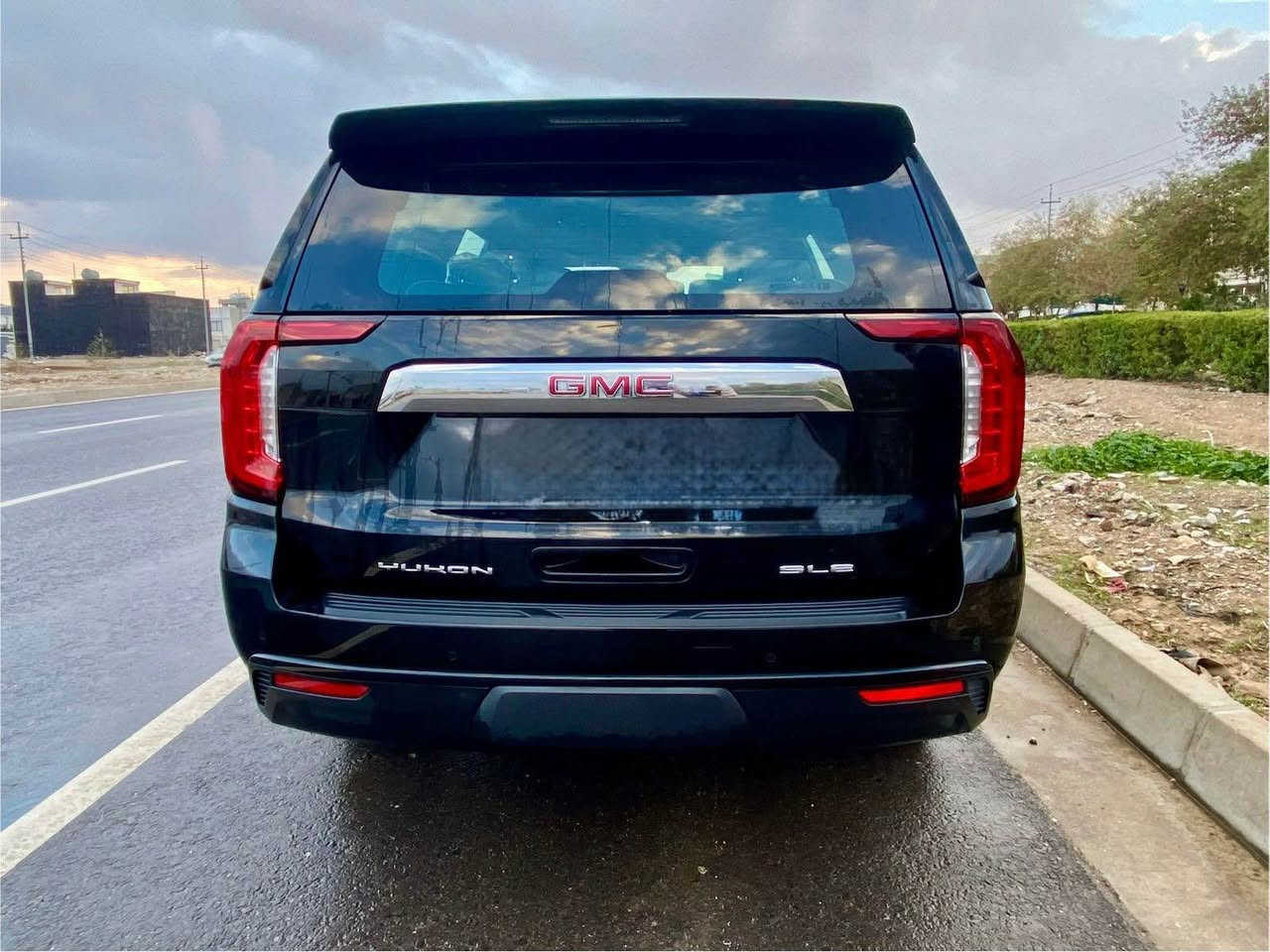 GMC Yukon SLE 2023
V8 5.3L  355 hp 
خليجي ضمان شركة منصور باقي بيه سيارة على وضع شركة ماشية فقط 2400 الف كيلو بدون صبغ بدون حادث كفاله عامة موصفات سيارة تاك اكسل حساس امامي خلفي نظام نقطه ‏عميا رادار امامي كامرة خلفي hd صندوق شفط مقعد سايق كهرباء شاشة 10 انج وكيج الكتروني 
سعرة 530$ مكان سيارة اربيل 
*********** أربيل, العراق
